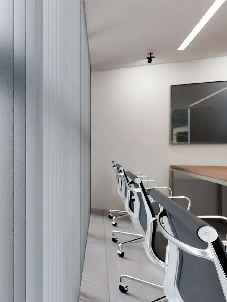 Besprechungsraum mit grauem Lamellenvorhang